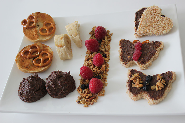 Vegan-Nutella-Sandwiches-and-Snacks