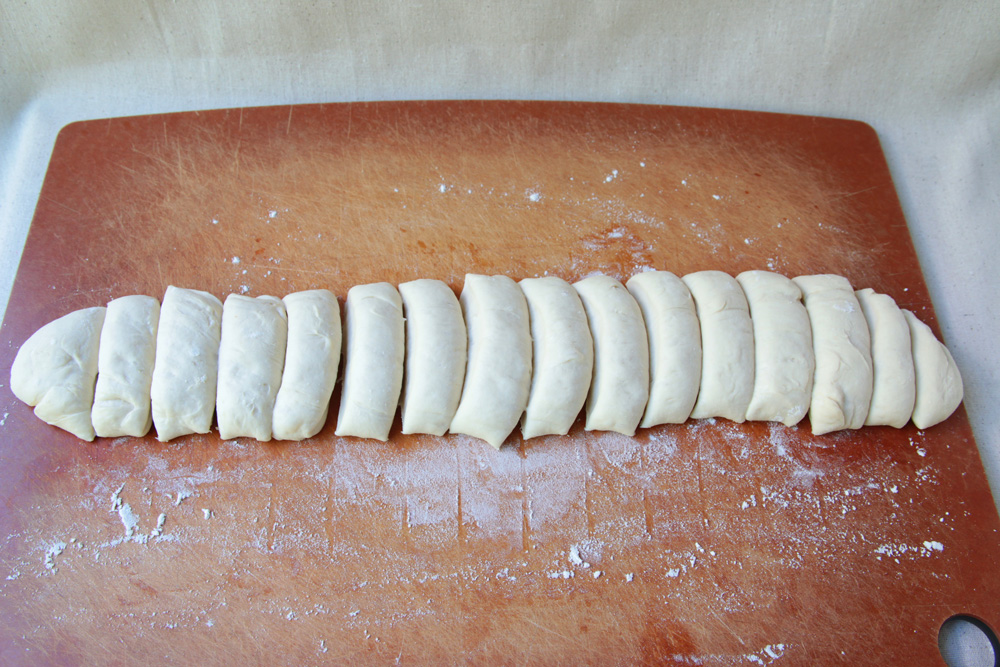 SlicingPretzelDough